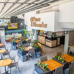 Pure Blanche Отель